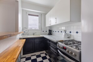 Fridge, microwave, oven, coffee/tea maker - Le Havre Aubervilliers - A 2 pas du métro (Aubervilliers)