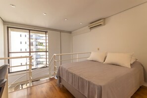Comfort Duplex, Balcony, City View | Blackout curtains, iron/ironing board, free WiFi - The Loft Jardins by Wecare Hosting (São Paulo)