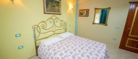 Double Room, Balcony | Free WiFi, bed sheets