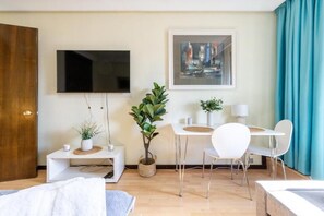 Standaard studio, uitzicht op stad | Interieur