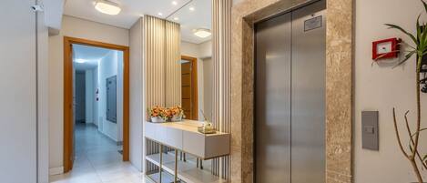 Basic Apartment | Interior