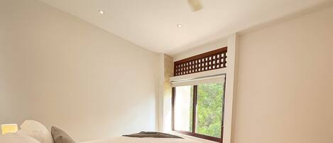 Strykejern/-brett, wi-fi og sengetøy