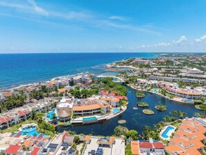 Exterior - Lagoon · InfinityPool ·Private Terrace&Paddleboard (Puerto Aventuras)