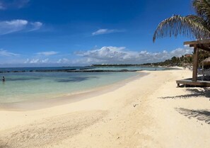 Beach nearby - Puerto Aventuras Condo: Beach Access, Pool & Views (Puerto Aventuras)