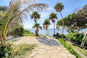 Property grounds - Akumal Condo: Beach Access, Pools & Garden View (Akumal)