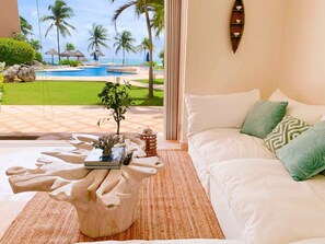 Interior - Beachfront|PrivateHotTube|Grill|Groundfloor (Puerto Aventuras)