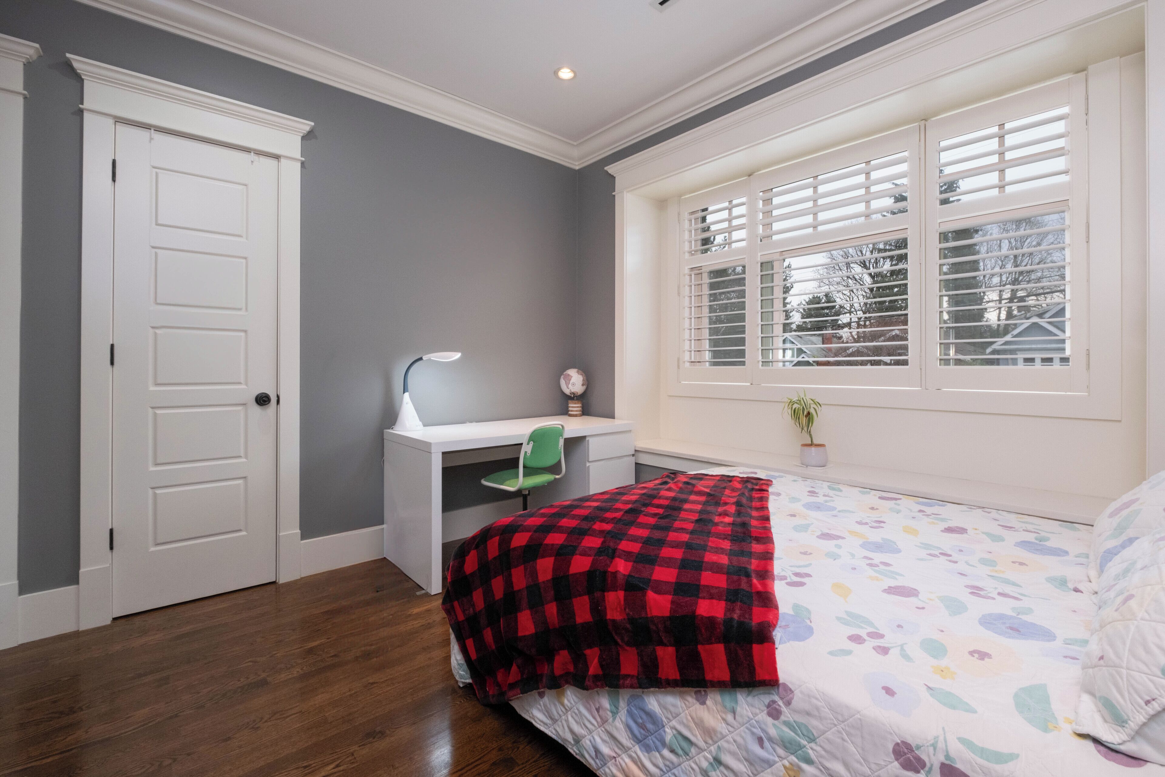 4 bedrooms, desk, iron/ironing board, free WiFi