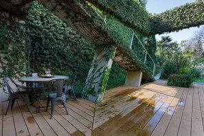 Outdoor dining - Joey - Holiday Home in Pietrasanta with Garden View and Free WiFi (Pietrasanta)