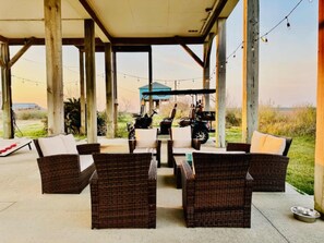 Terrace/patio - Pelican Pointe Home for 10 (Bolivar Peninsula)