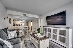 Smart-TV, DVD-Player, Stereoanlage