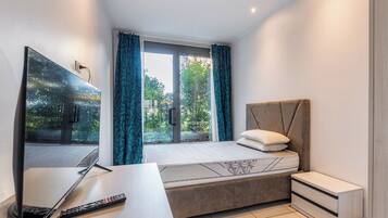 Fer et planche à repasser, Wi-Fi gratuit, draps fournis