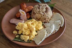 Desayuno a la carta gratuito y diario
