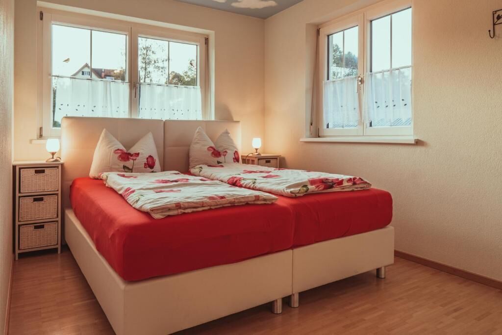 Apartment, 3 Bedrooms, Air conditioning, Mountain View | Iron/ironing board, free WiFi