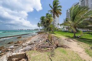 Beach nearby - Villa de Playa Beachside Retreat with Balcony and Pool (San Juan)