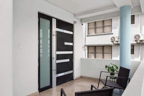 Terrace/patio - Piccioni Retreat Spacious 2BR 2BA in Condado (San Juan)