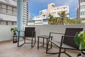 Terrace/patio - Piccioni Retreat Spacious 2BR 2BA in Condado (San Juan)