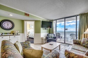 Smart TV, DVD player, stereo - 🌟Oceanfront~Awesome Amenities~ Sands Beach Club 722🌟 (Myrtle Beach)