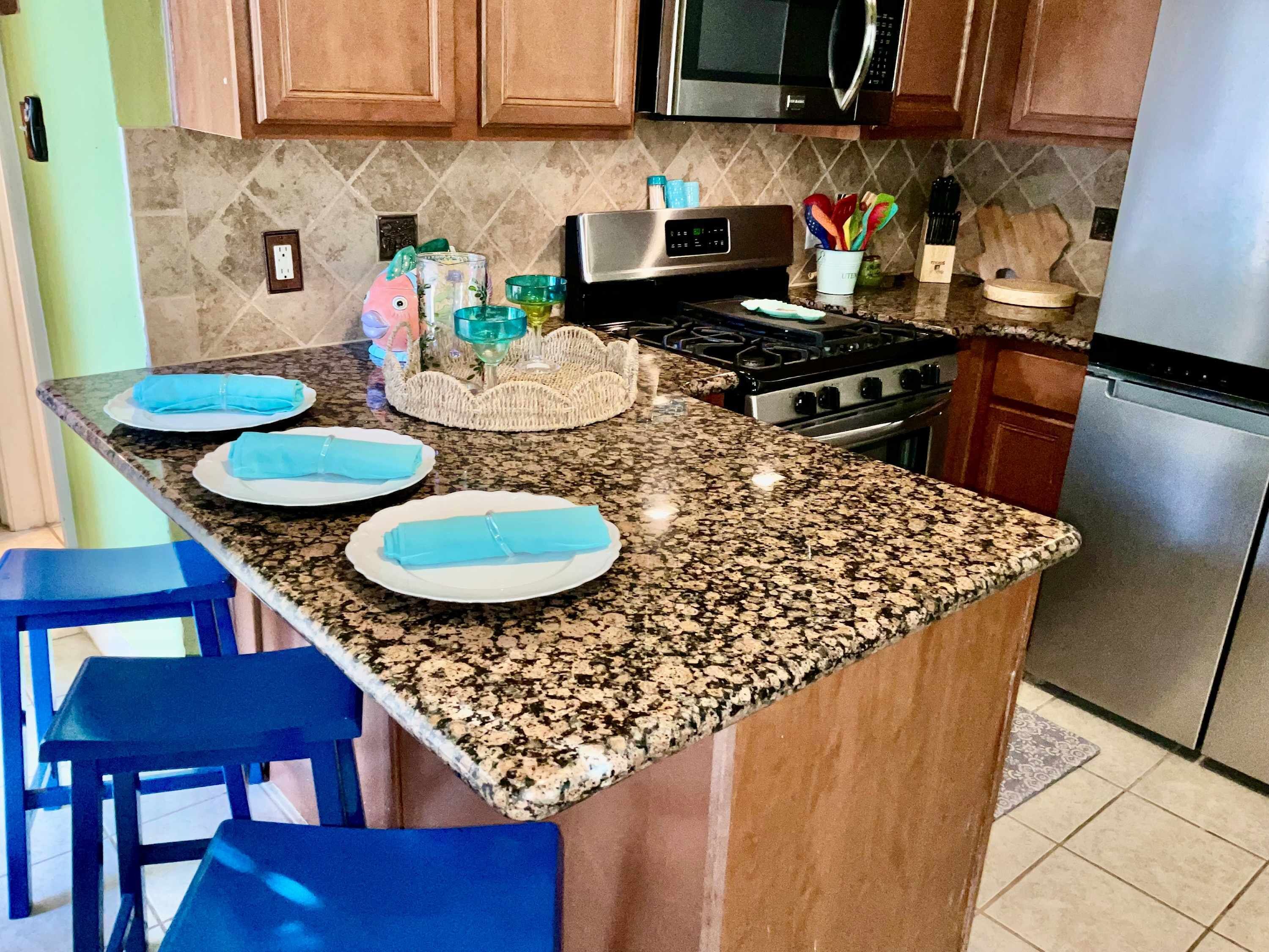 Geladeira, micro-ondas, fogão, cooktop