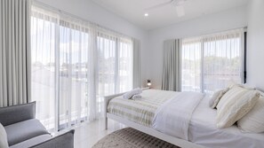 6 bedrooms, iron/ironing board, travel crib, free WiFi