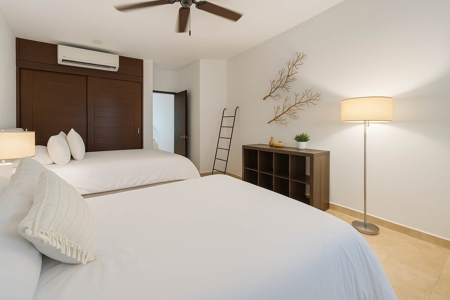 Bügeleisen/Bügelbrett, Reisekinderbett, WLAN, Bettwäsche