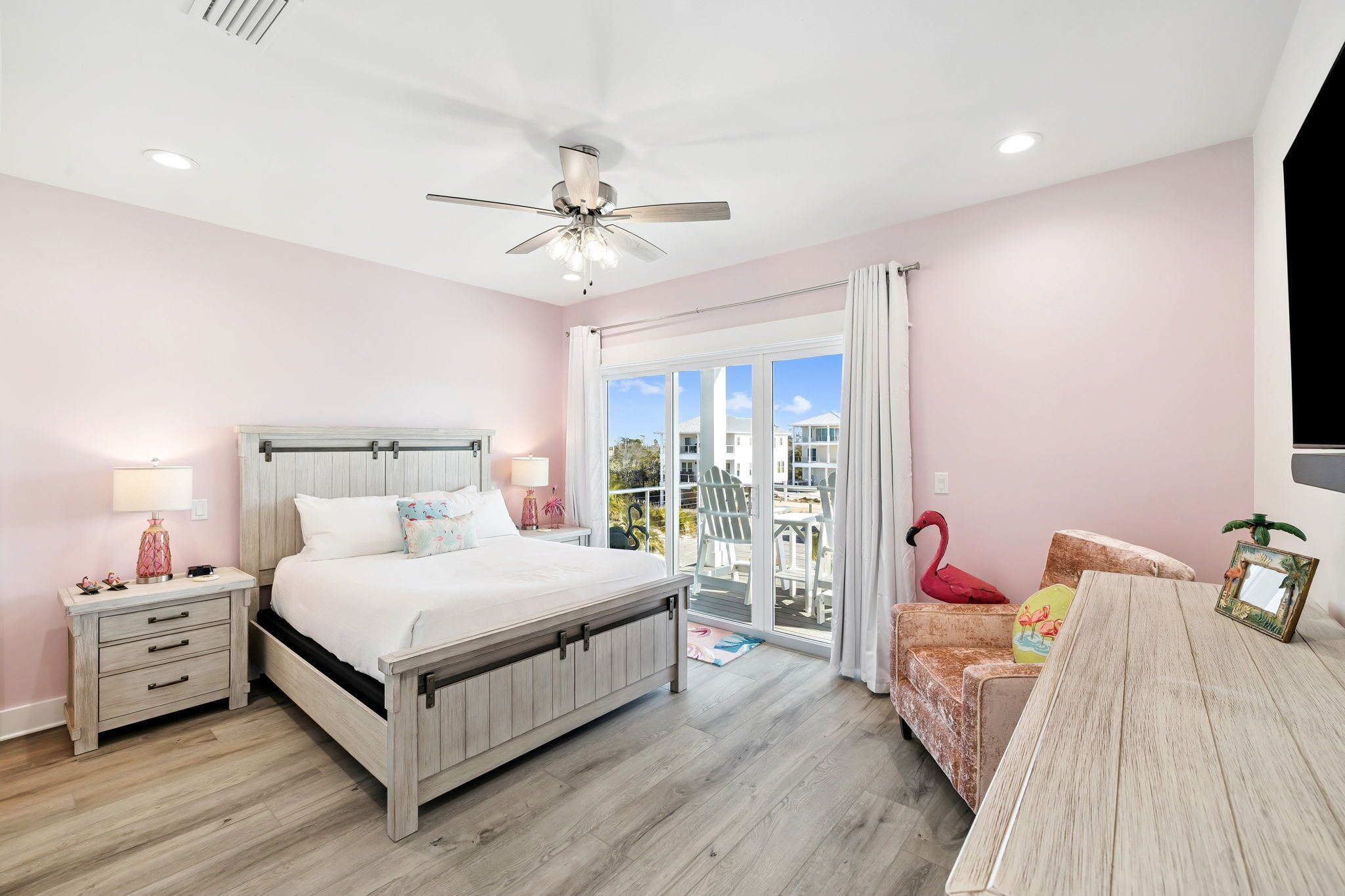 10 bedrooms, free WiFi, bed sheets