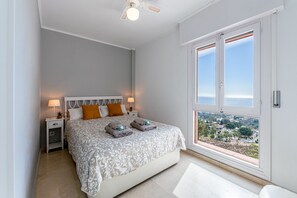 Free WiFi, bed sheets - APARTAMENTO PARA 6 CON VISTAS AL MAR Y PISCINA (Benalmádena)