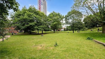 Apartment, 1 Bedroom, Patio, Garden View | Property grounds