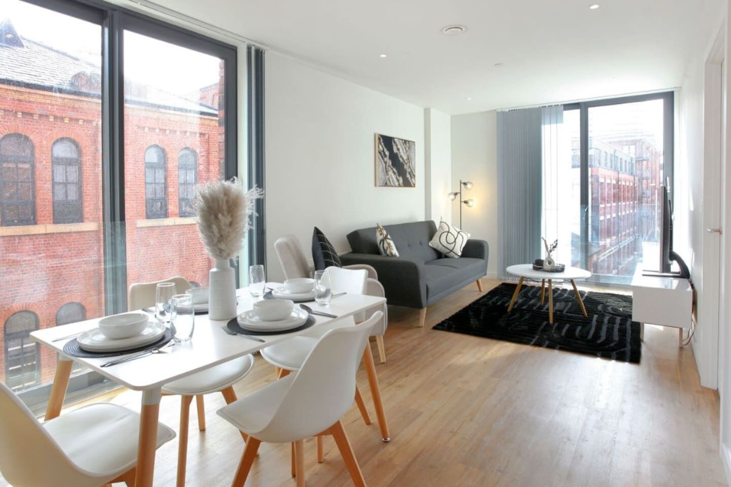 Apartamento, 1 quarto, varanda, vista para o jardim | Sala de jantar