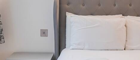 Iron/ironing board, free WiFi, bed sheets