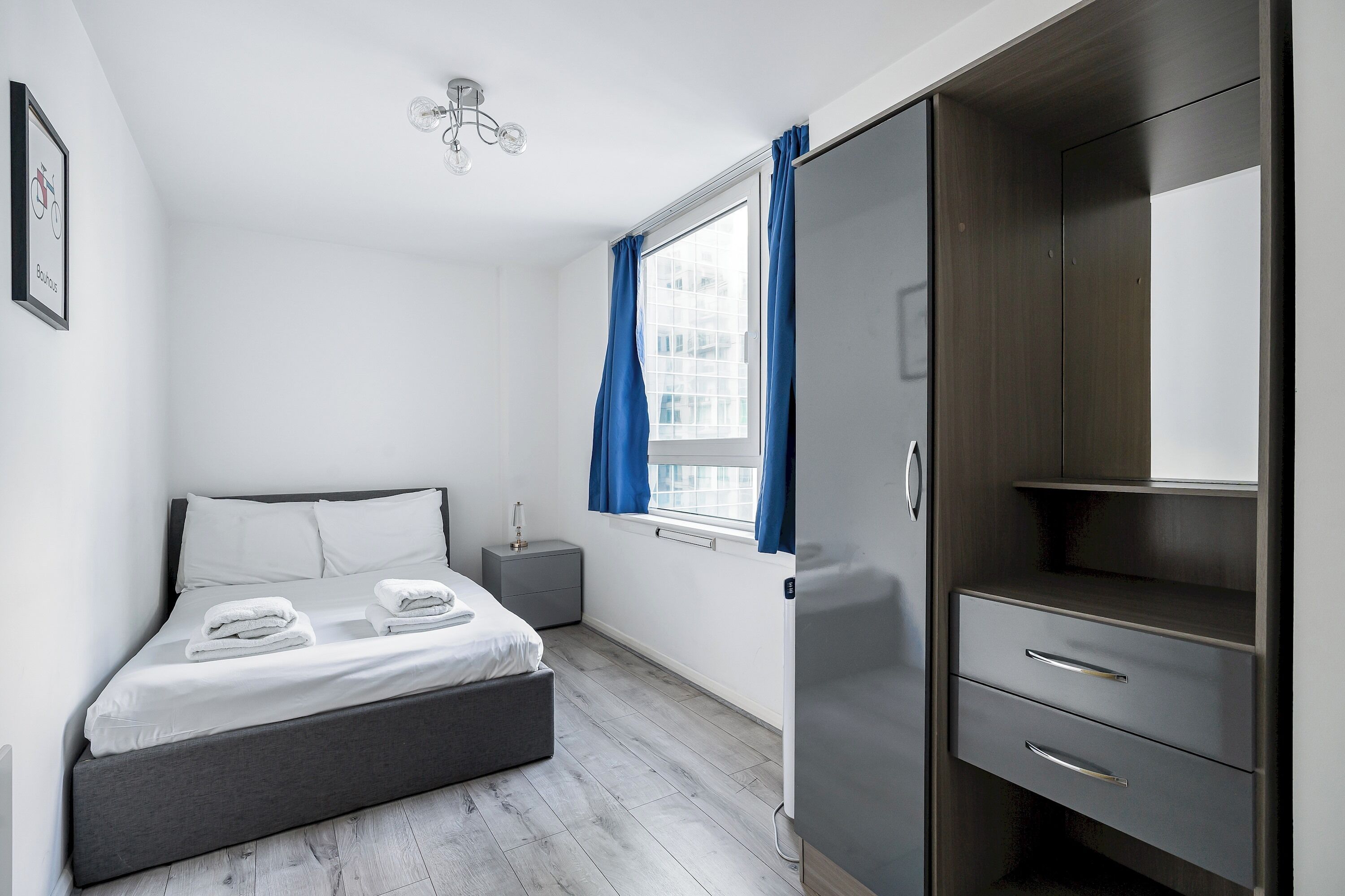 Iron/ironing board, free WiFi, bed sheets