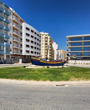 Exterior - Apartment 'Belmar' with Sea View, Wi-Fi and Air Conditioning (Armação de Pêra)