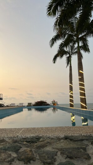 Outdoor pool - Jama Campay (Jama)