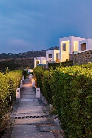 Property grounds - Jama Campay (Jama)