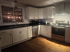 Microwave, oven, stovetop, dishwasher - 4 bd 2 ba in the heart of Foley just off hwy 59. (Foley)