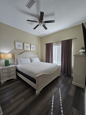 Bügeleisen/Bügelbrett, WLAN, Bettwäsche