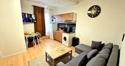 Appartement pour 4 personne métro Barriere de Paris, Parking privé