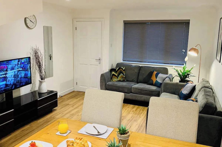 Comfortable 3br Stay W/ Parking | Taunton - Taunton