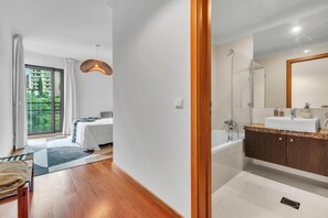 Iron/ironing board, WiFi, bed sheets - Relax Stay - Modern 2-Bedroom Apartment in Funchal (Funchal)