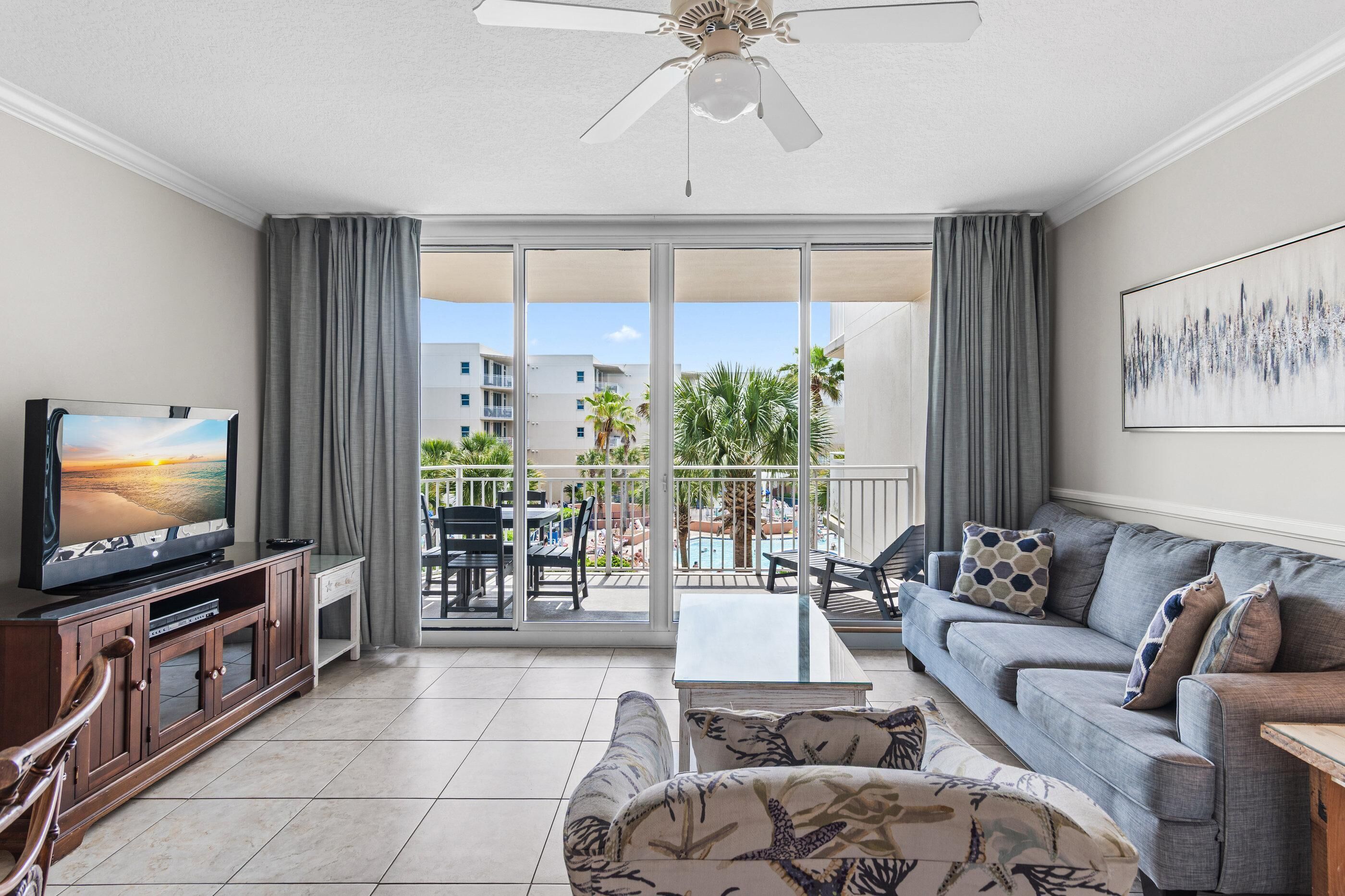 Condo, 1 cama King size y sofá cama (Waterscape 424-B) | Área de sala de estar