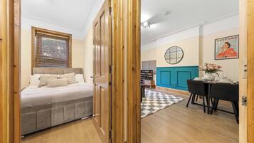 Desk, iron/ironing board, WiFi, bed sheets