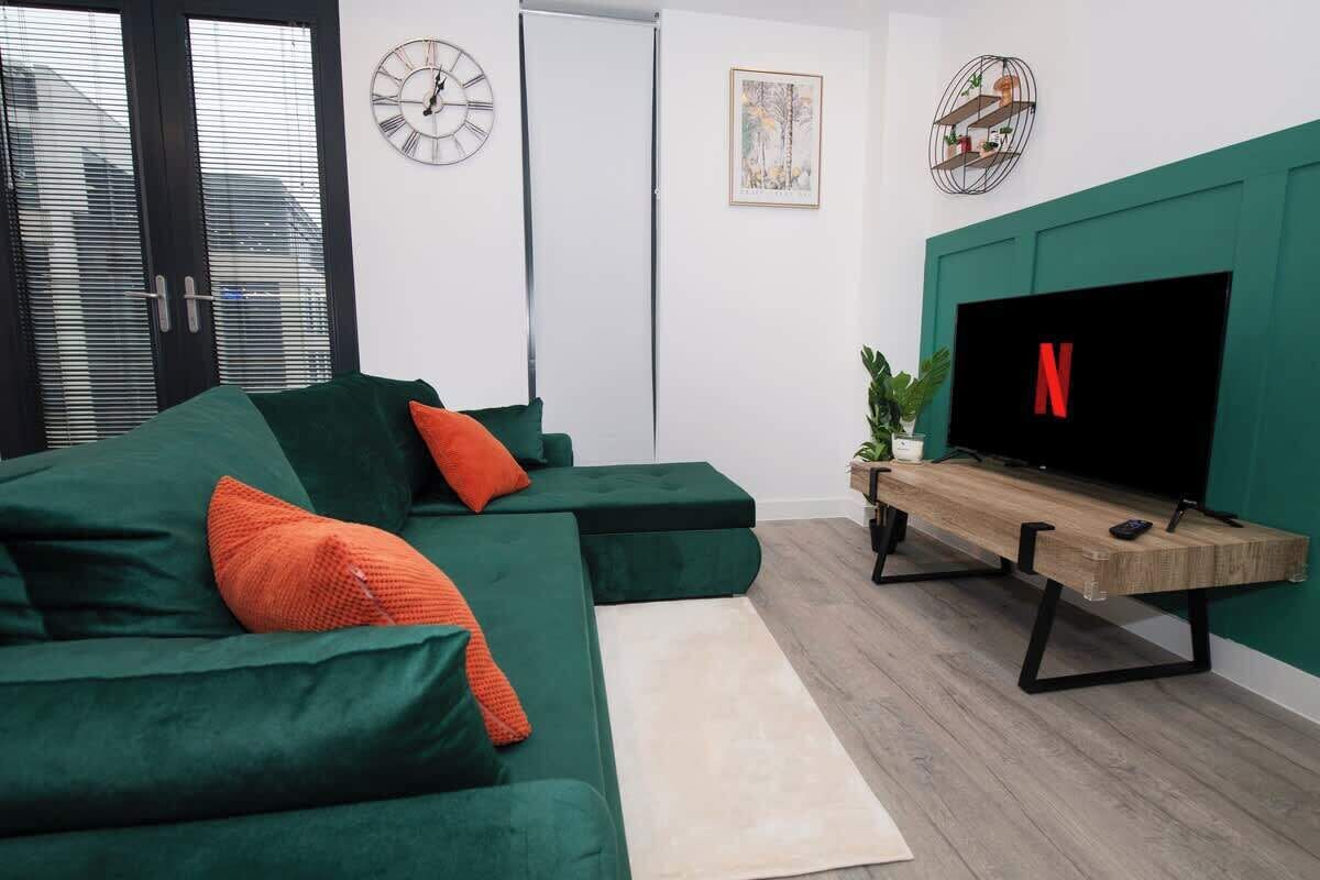 Televisión, oficina