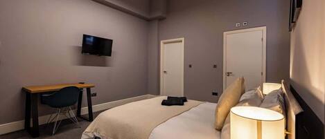 Desk, iron/ironing board, travel cot, WiFi