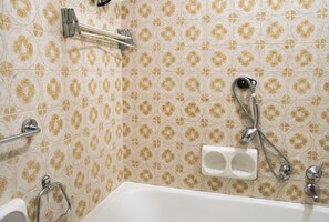 Shower, towels - Moggio Cà Marta Studio42 (Moggio)