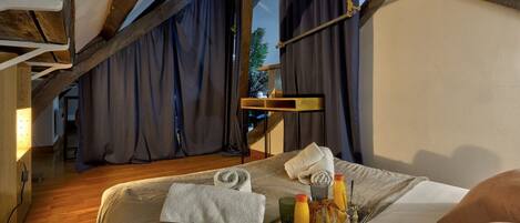 Internet, bed sheets