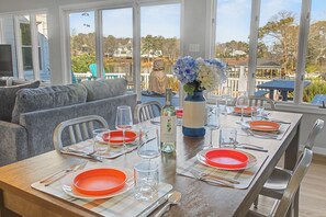 Dining - Peaceful home with dock, kayaks and sunset views (Deltaville)