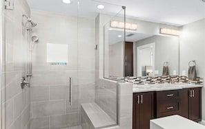 Shower, hair dryer, towels, soap - Intracoastal Waterway Paradise (Fort Myers Beach)