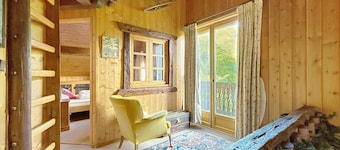 Delightful 6-bedroom chalet with Sauna in La Côte-d'Arbroz awaits you