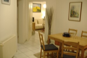 Dining - Apartment 3Z 50sqm, Hamburg Sasel-Berne, TOTAL-PRIVAT, quiet location, with WLAN (Hamburg)