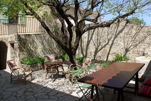Outdoor dining - Village house Entrechaux (Entrechaux)