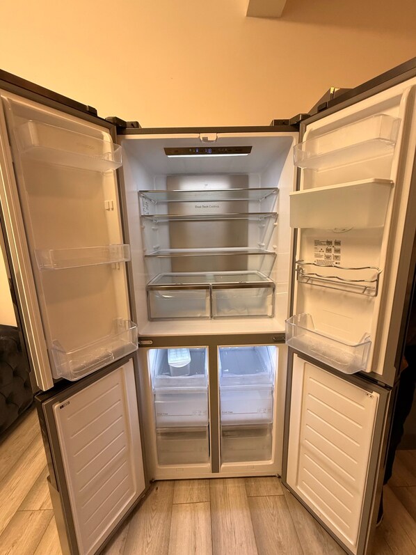 Interior - Stylish Dream Home With 4 En-suite Bedrooms (Liverpool)